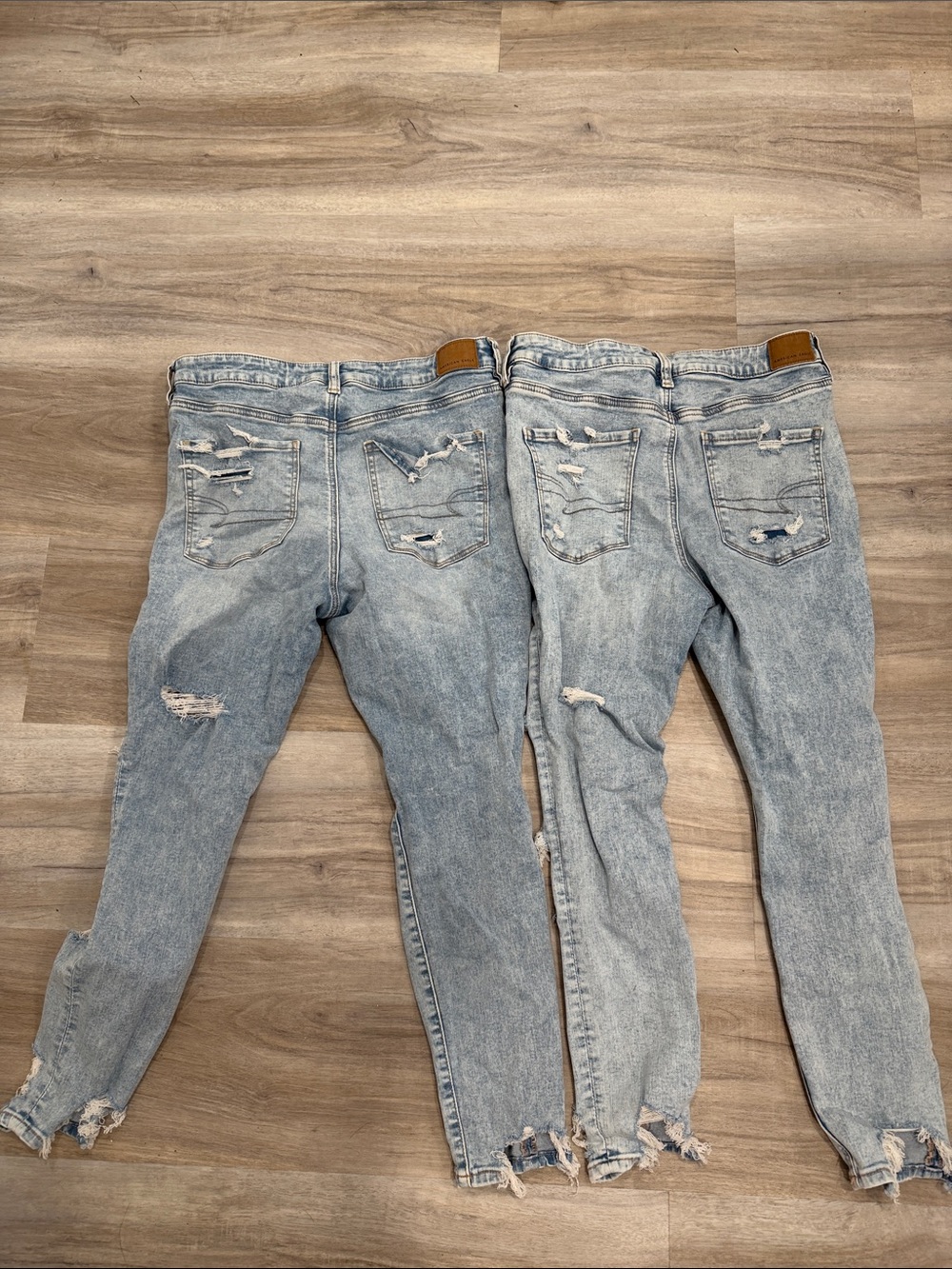 2 Pairs American Eagle Light Super Hi-Rise Jeggings Ripped Jeans Short Length - Picture 2 of 10